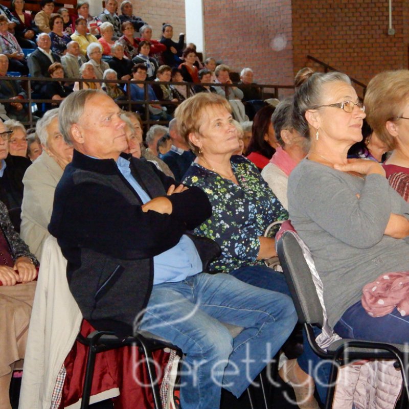 Kovács Kati koncertezett az időseknek 43